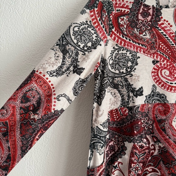 Chico’s Sweater Tunic Size 0 Small Medium Lightweight Paisley Red Neutral Pocket - Picture 2 of 8